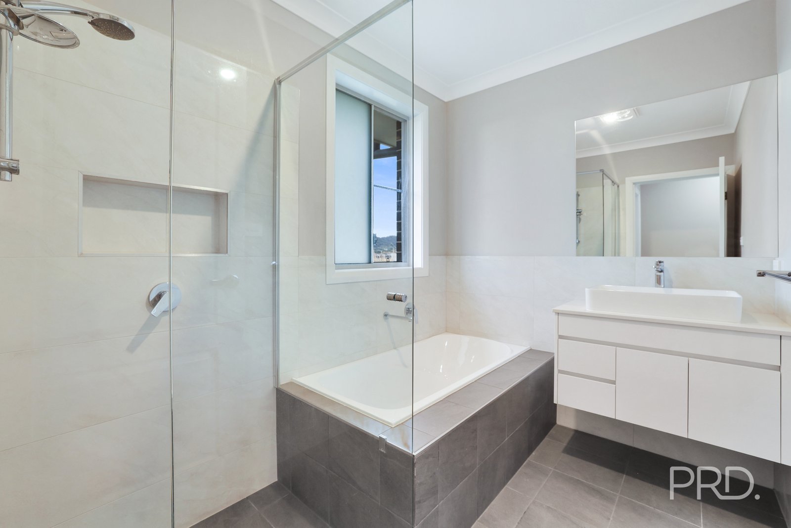 31 Glenmore Drive TAMWORTH 17