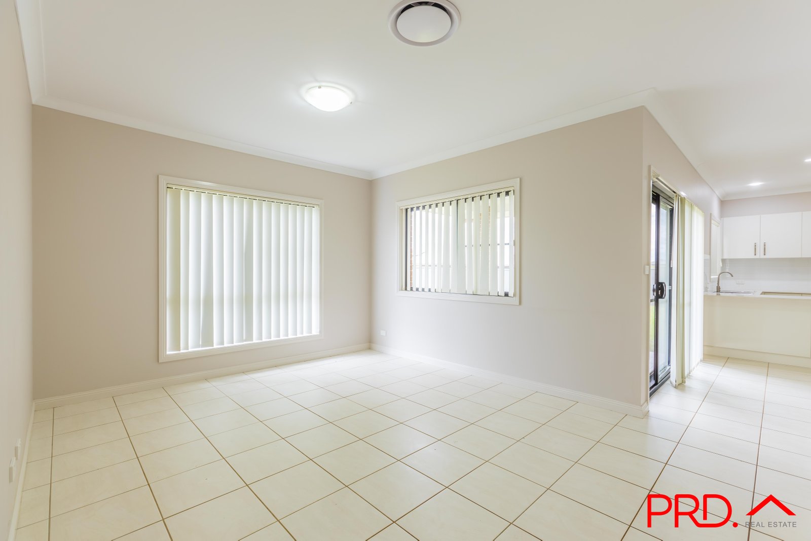 31 Grand Meadows Drive TAMWORTH 9