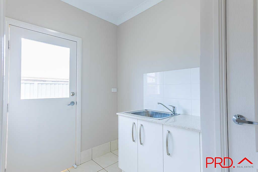31 Grand Meadows Drive TAMWORTH 11