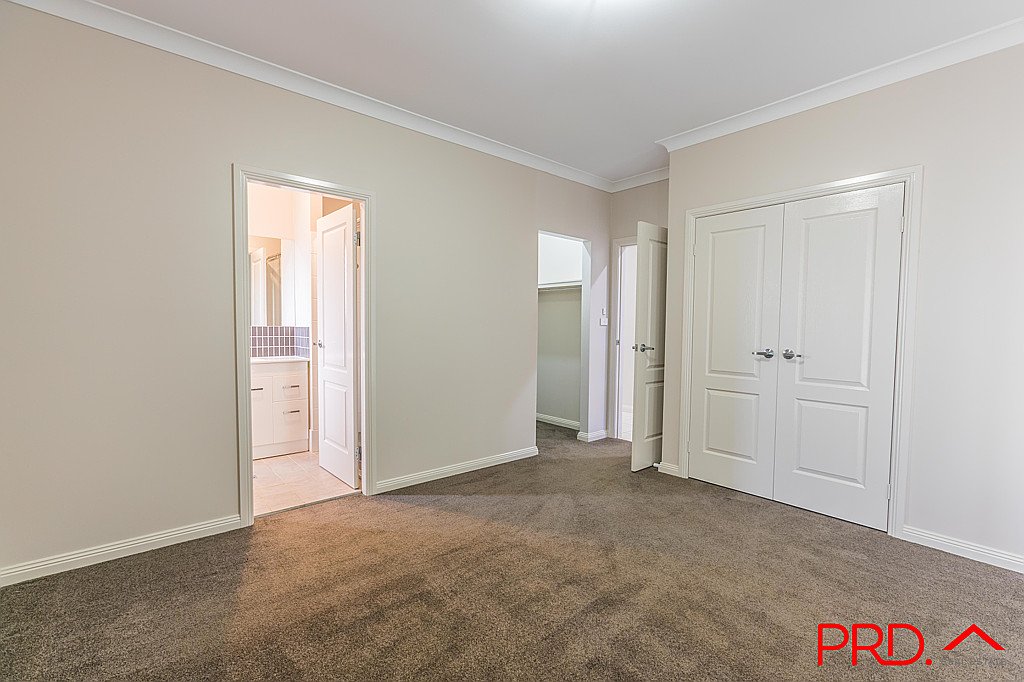 31 Grand Meadows Drive TAMWORTH 3