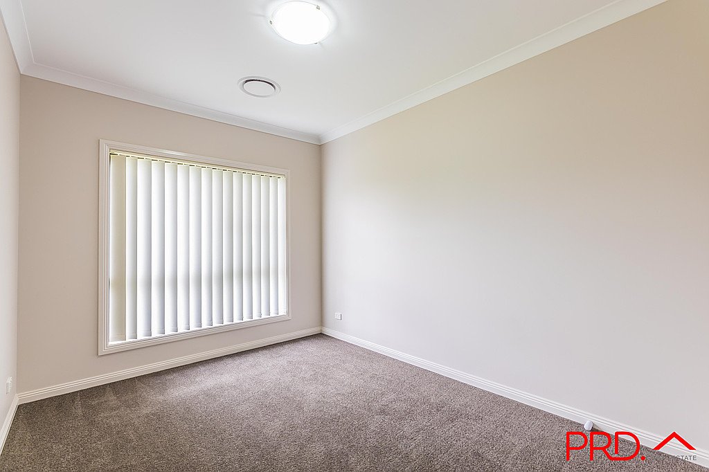 31 Grand Meadows Drive TAMWORTH 10