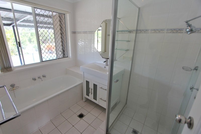 31 Guthrie Parade CARRARA 6