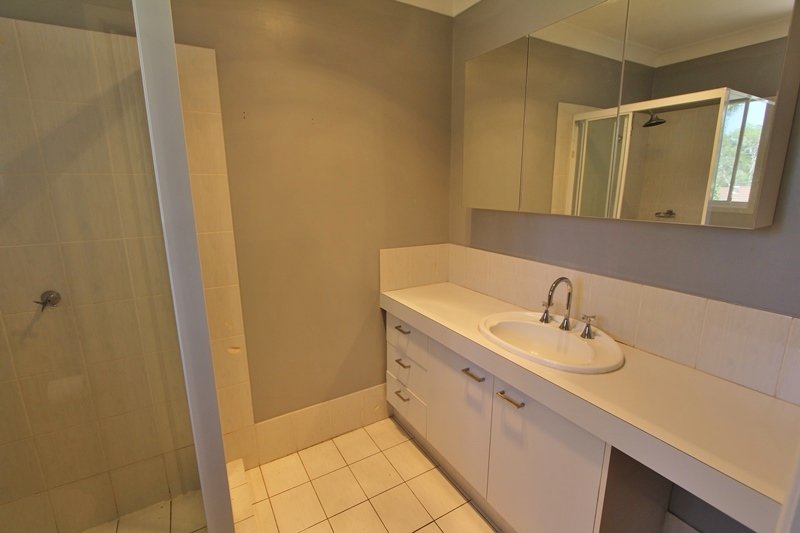 31 Guthrie Parade CARRARA 10