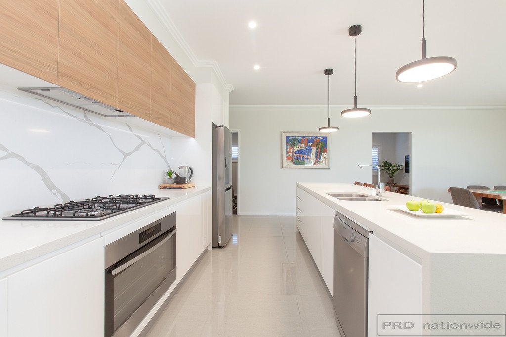 31 Harvest Boulevard CHISHOLM 6