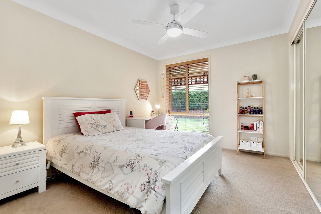 31 Karriewood Circuit HORSLEY 8