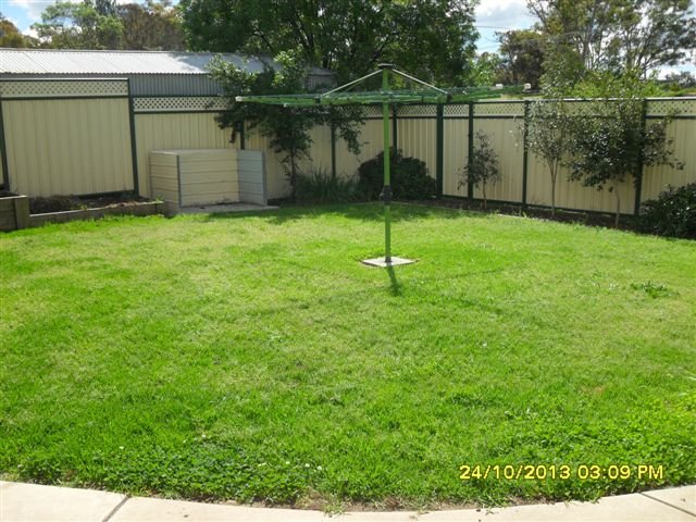 31 Kinred Street TUMUT 12