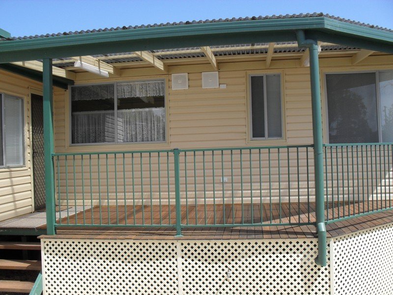 31 Kinred Street TUMUT 13
