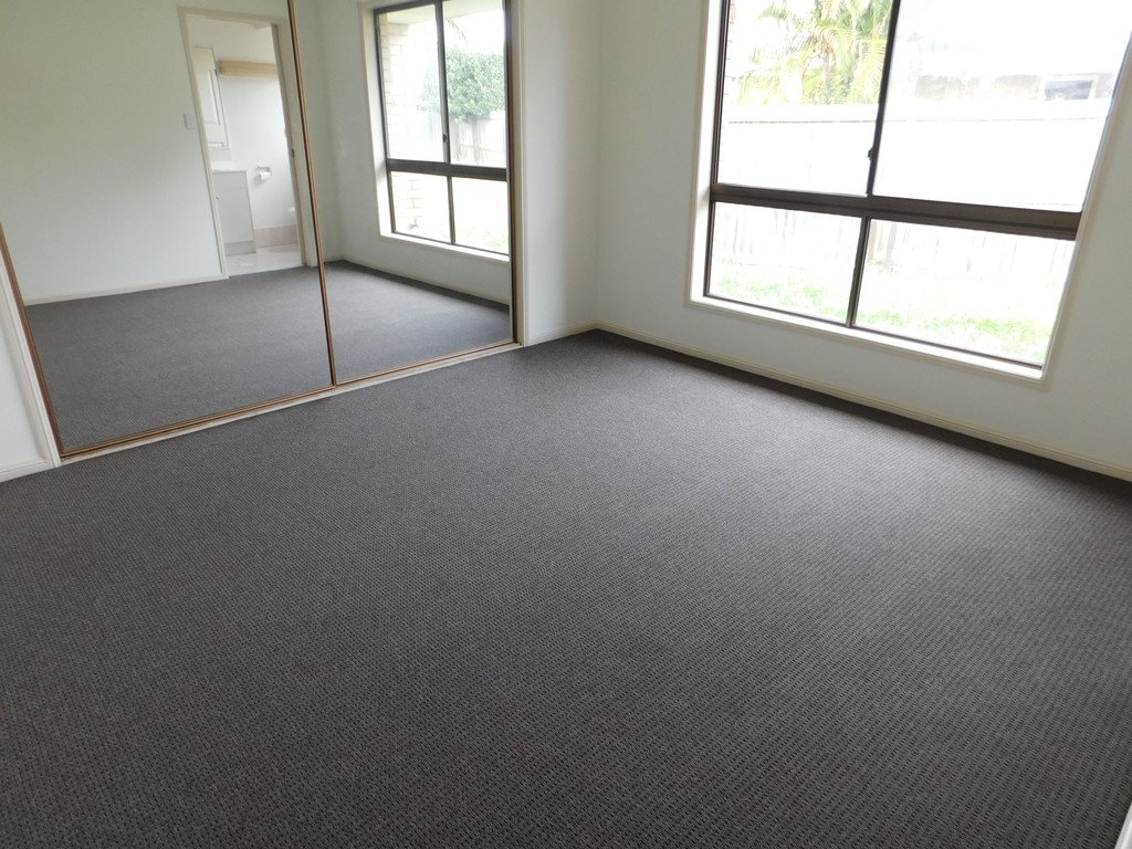 31 Lakeridge Drive VARSITY LAKES 6