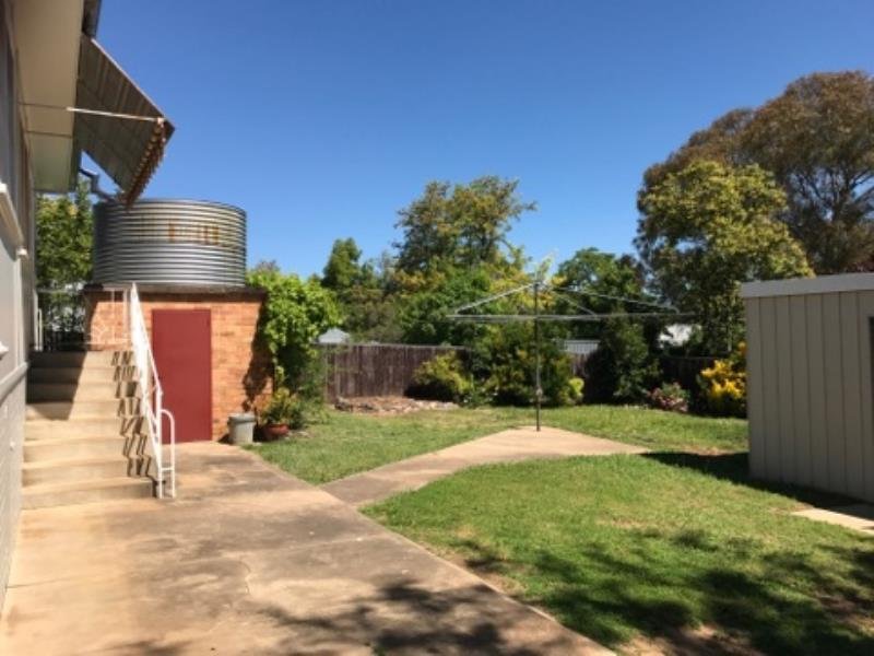 31 Levien Avenue TAMWORTH 9