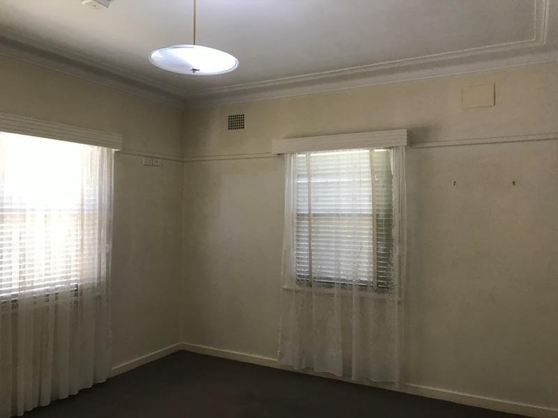 31 Levien Avenue TAMWORTH 4