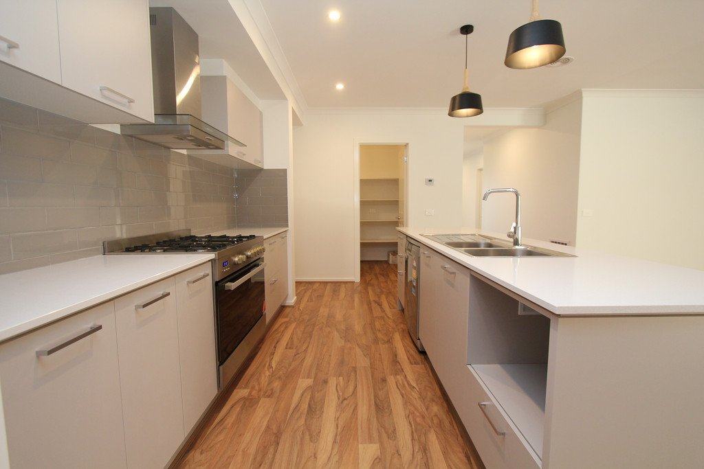 31 Limetree Way LAKE GARDENS 3