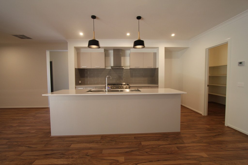 31 Limetree Way LAKE GARDENS 4