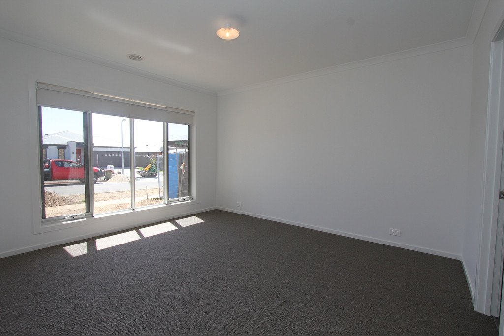 31 Limetree Way LAKE GARDENS 9