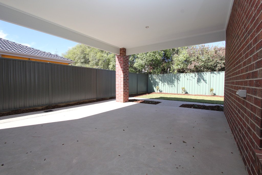 31 Limetree Way LAKE GARDENS 18