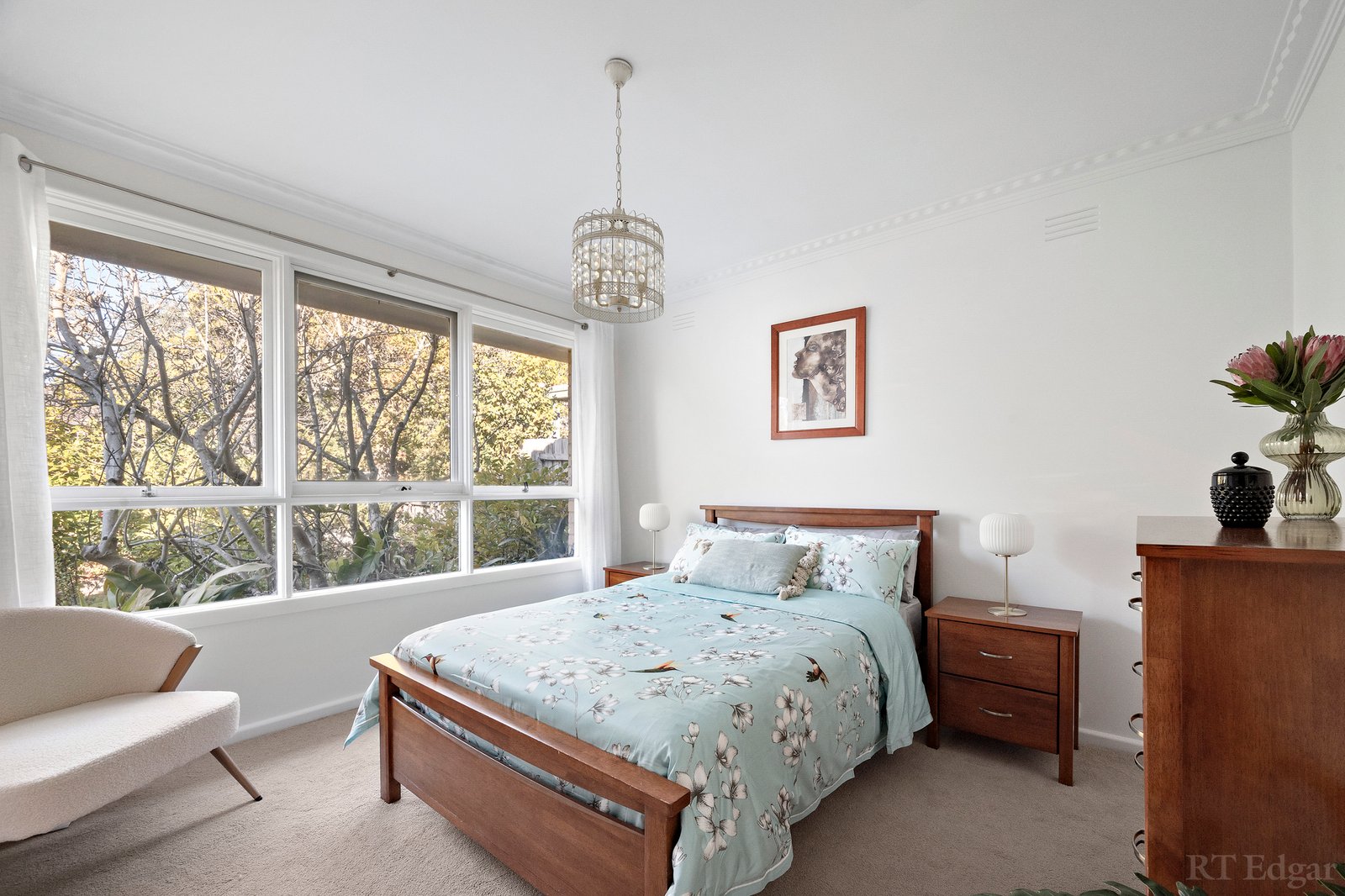 Real Estate and Property in 31 Lincoln Avenue, Mont Albert North, VIC