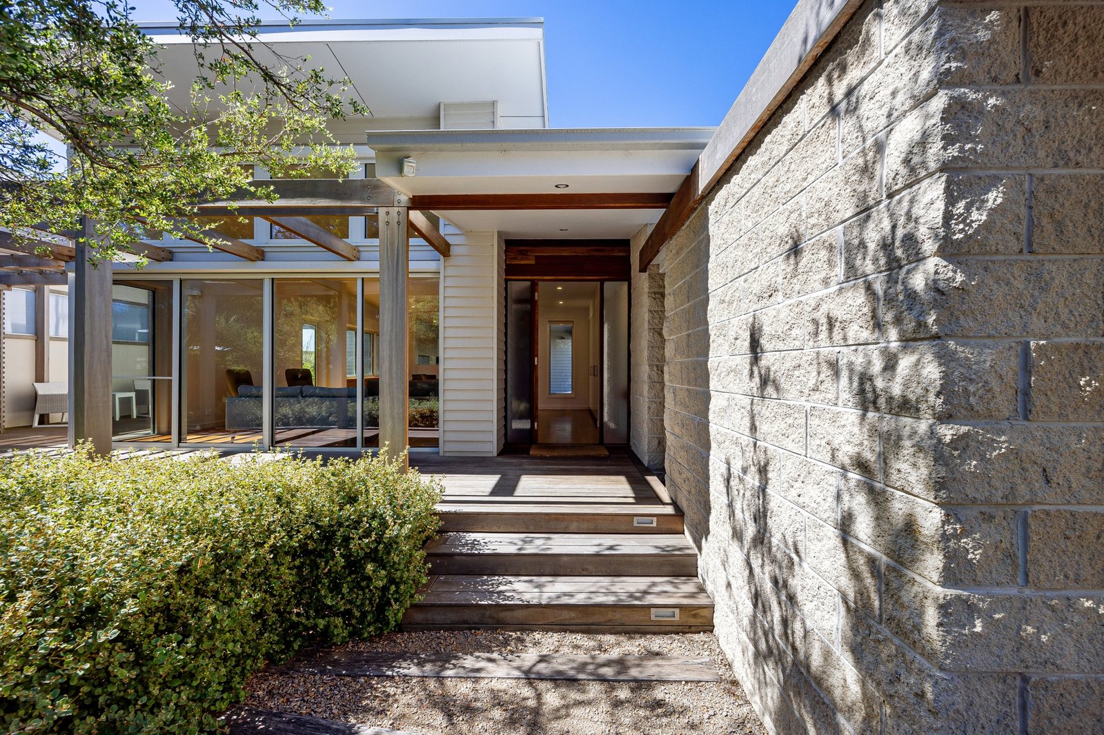 Photos: 31 Lister Avenue