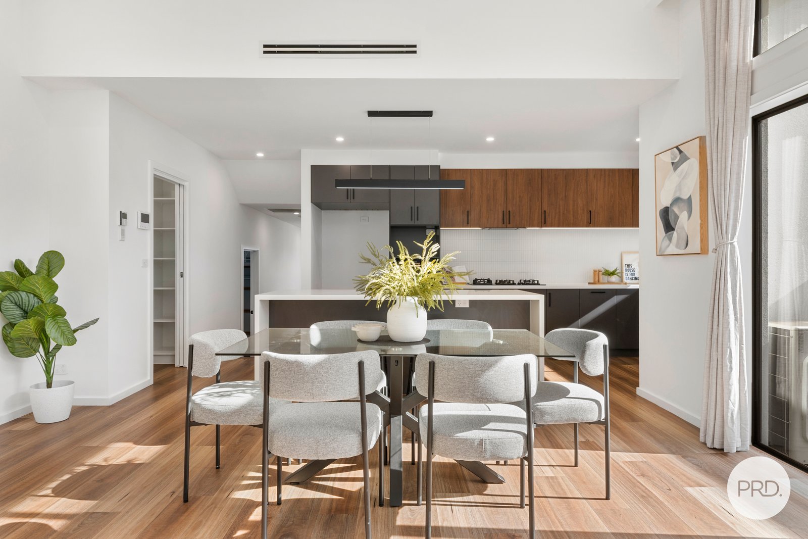 31 Mari Funaki Street WHITLAM 9