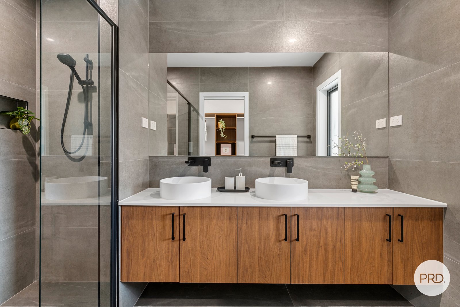 31 Mari Funaki Street WHITLAM 15