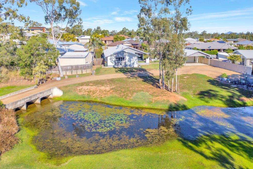 31 Mcleod St  BOYNE ISLAND 2