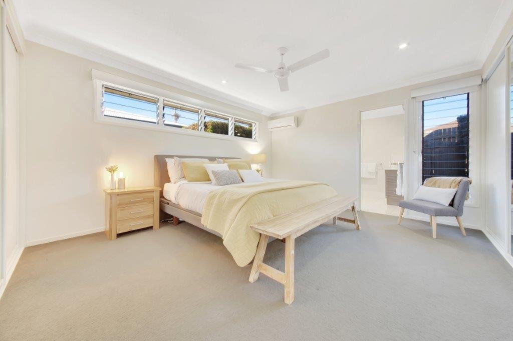 31 Mcleod St  BOYNE ISLAND 5