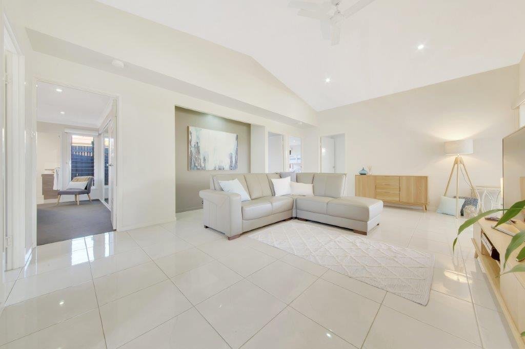 31 Mcleod St  BOYNE ISLAND 10