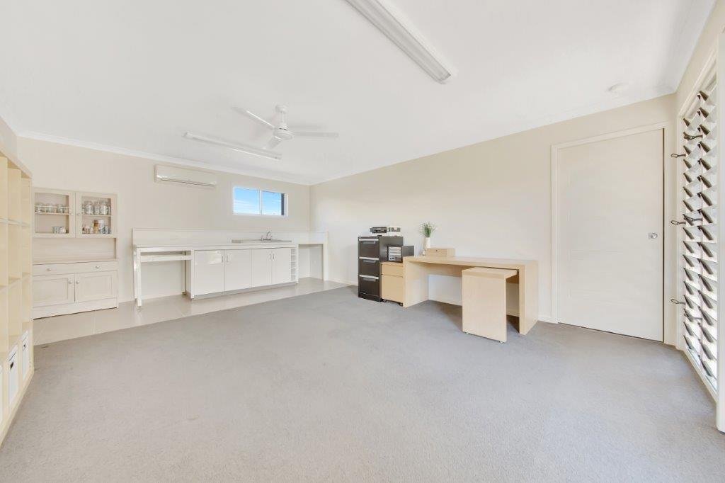 31 Mcleod St  BOYNE ISLAND 17