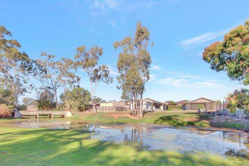 31 Mcleod St  BOYNE ISLAND 24