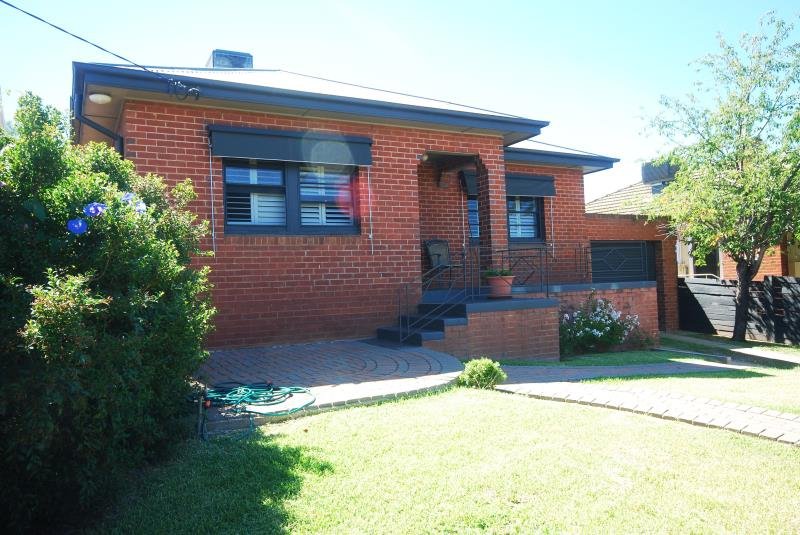 31 Mitchelmore Street WAGGA WAGGA 1
