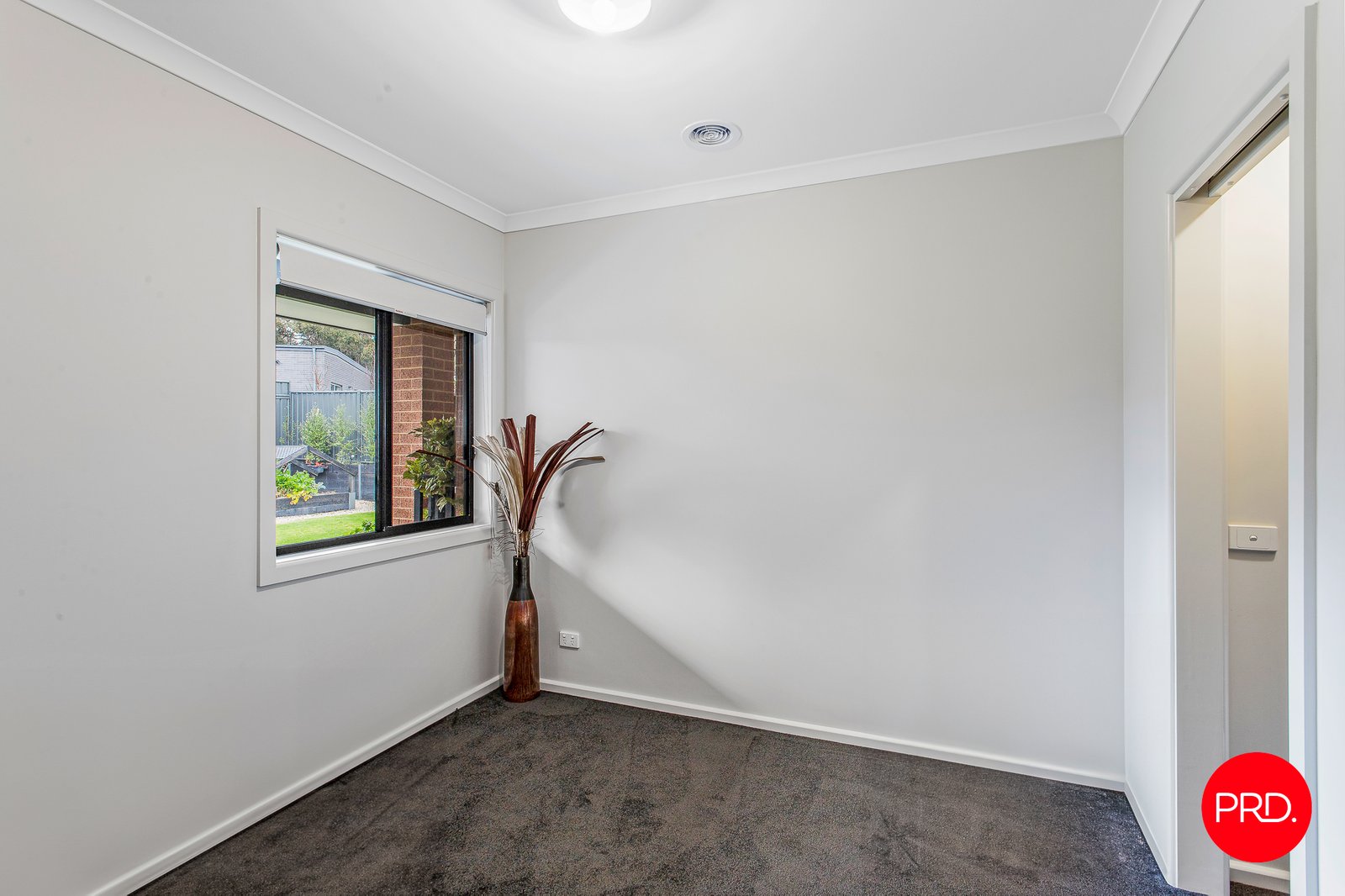 31 Norelle Crescent GOLDEN SQUARE 19
