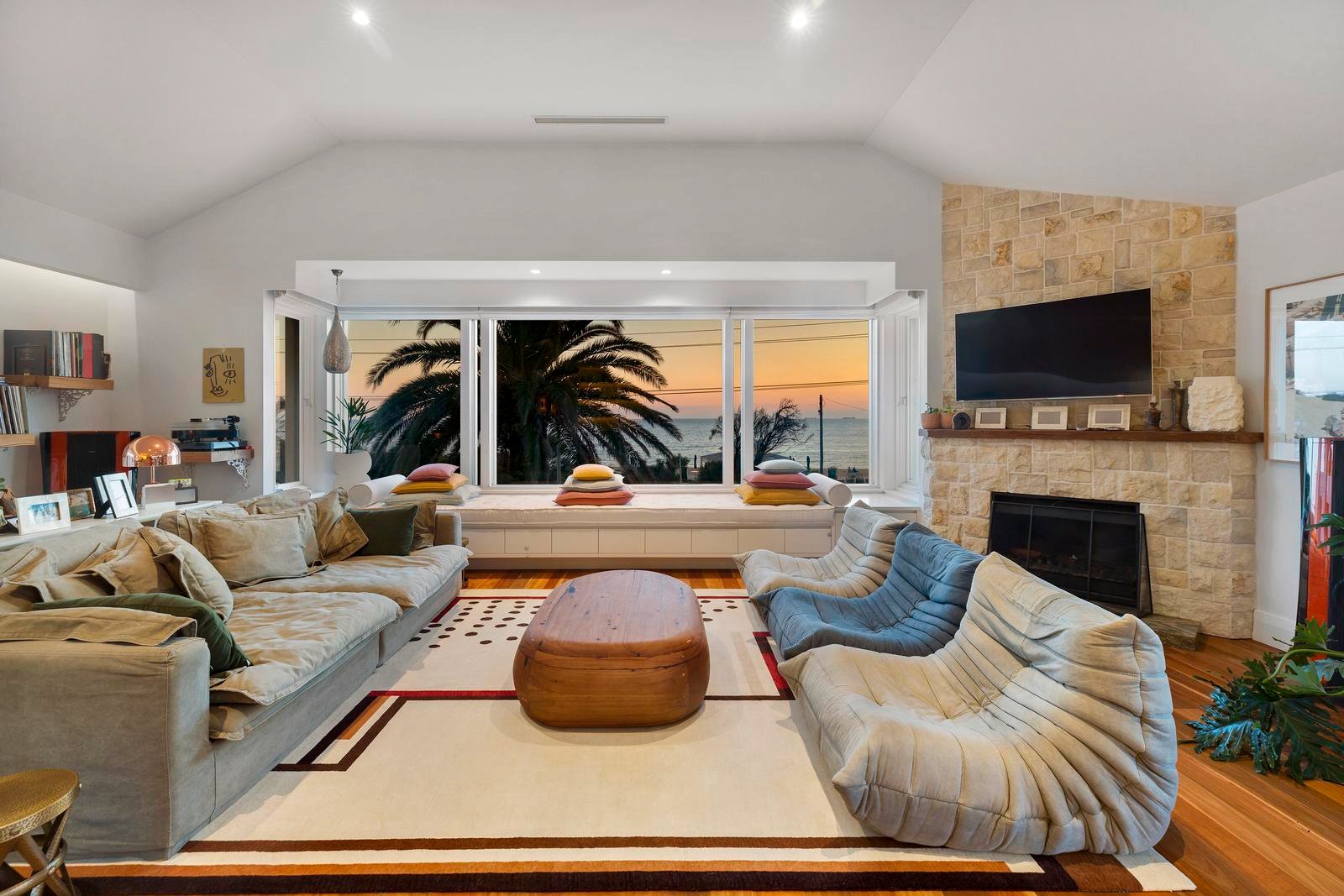 Real Estate and Property in 31 Ormond Esplanade, Elwood, VIC