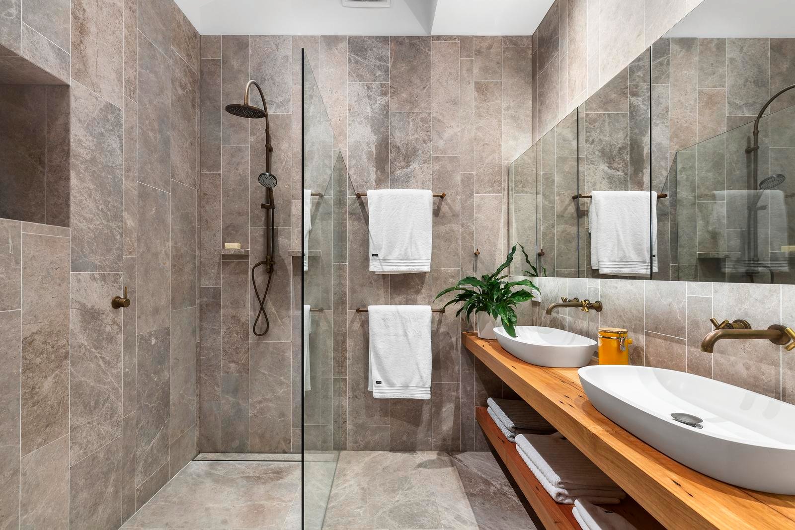 Real Estate and Property in 31 Ormond Esplanade, Elwood, VIC