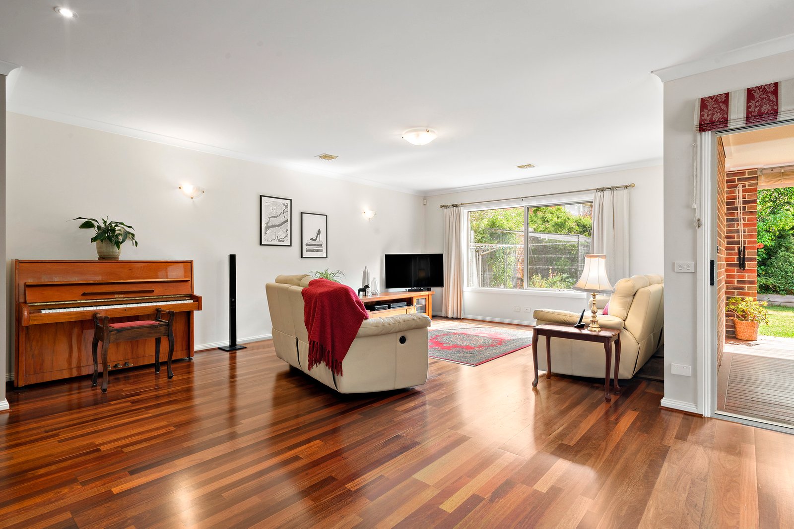 Real Estate and Property in 31 Parkside Street, Elsternwick, VIC