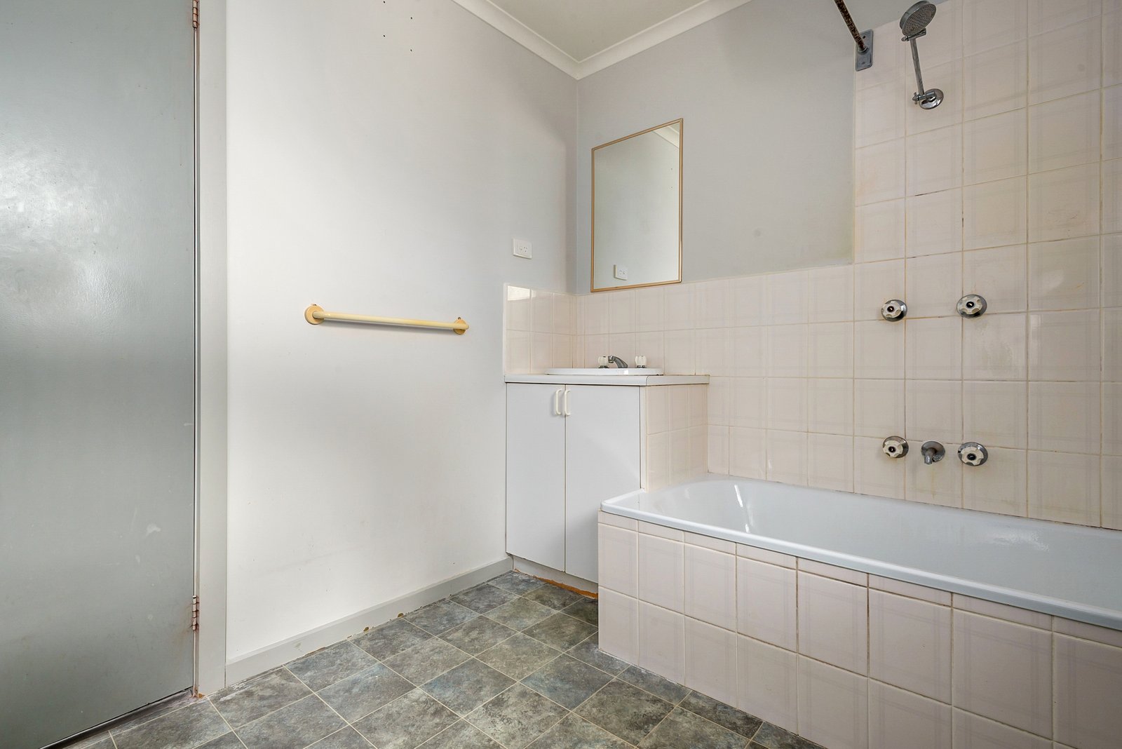 Real Estate and Property in 3/1 Pohlman Street, Kyneton, VIC