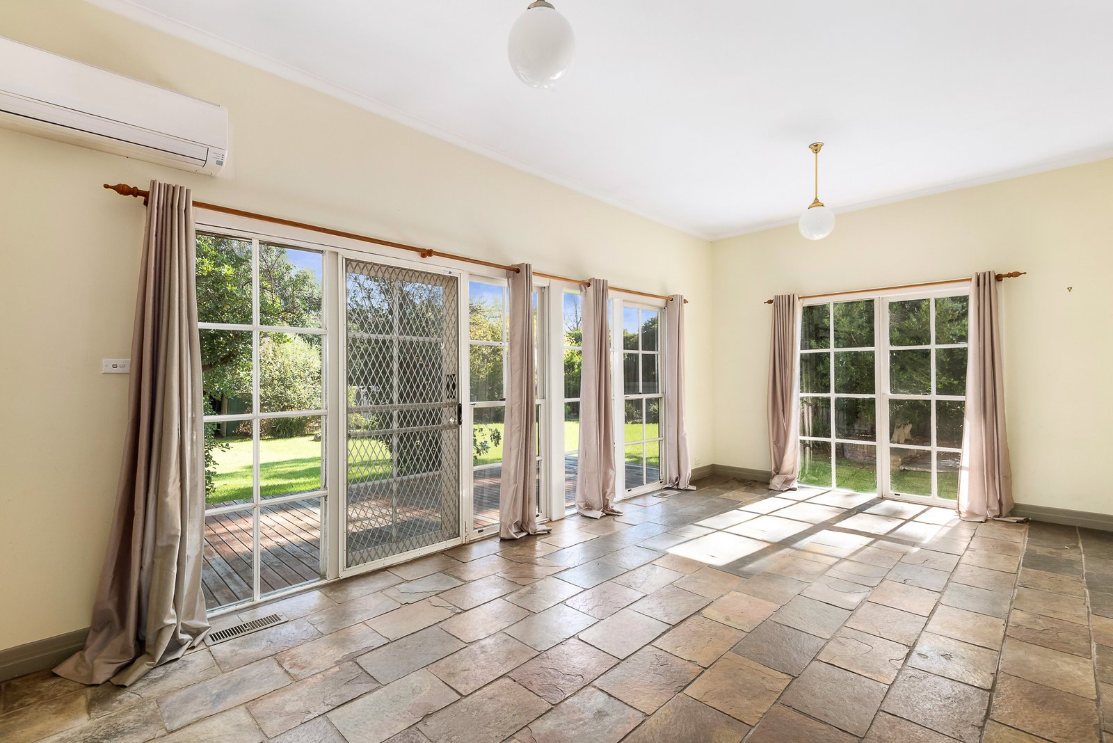 Gallery: 31 Primrose Crescent