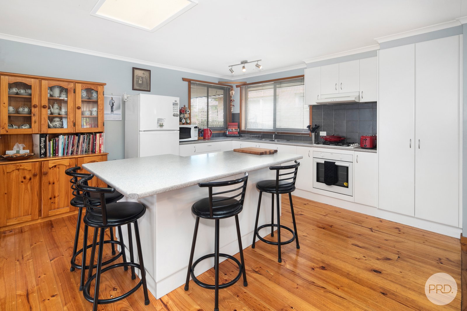 31 Queen Victoria Street NEWINGTON 7