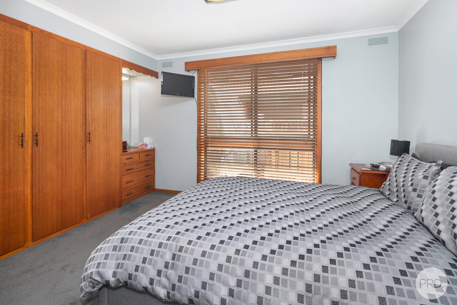 31 Queen Victoria Street NEWINGTON 10