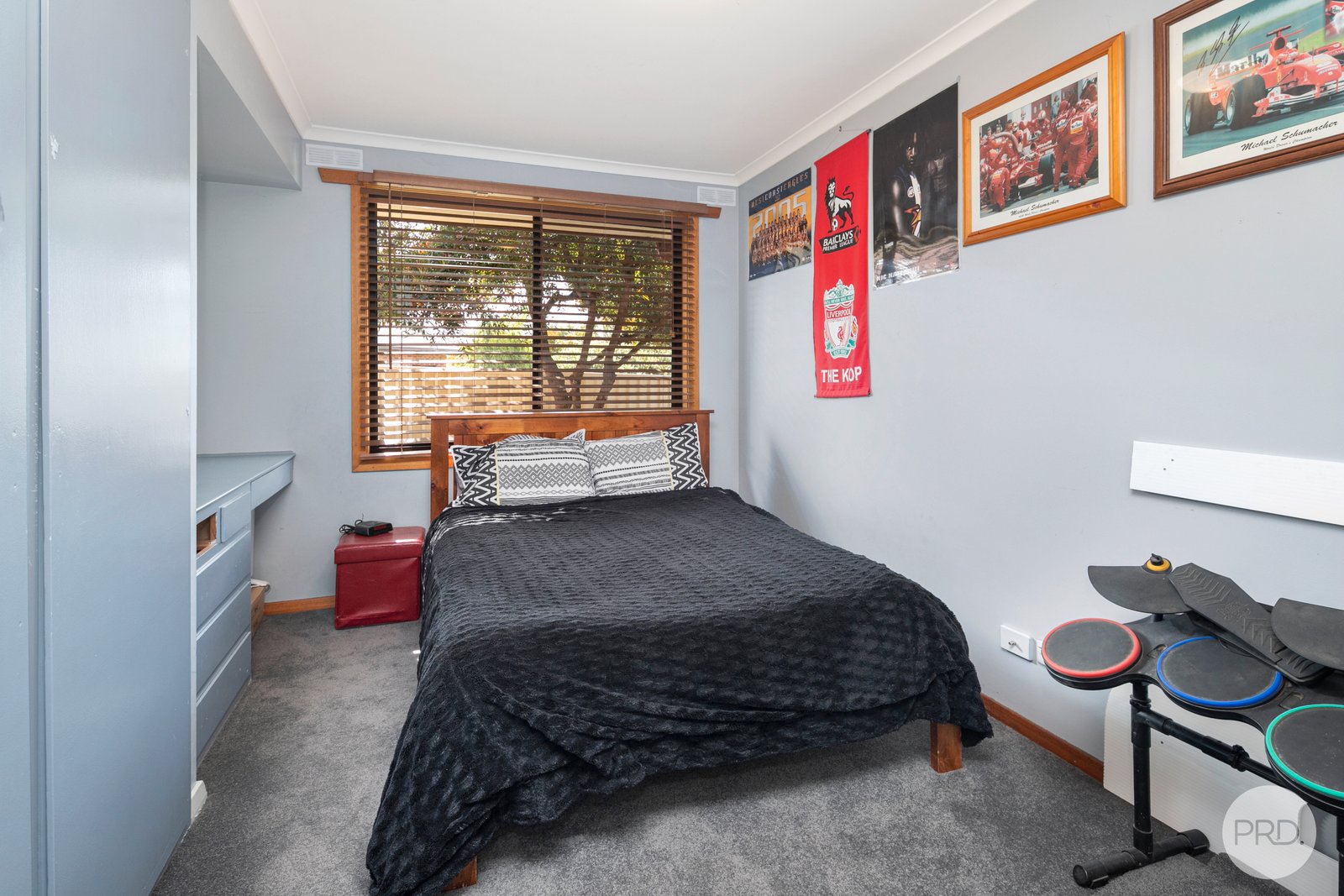 31 Queen Victoria Street NEWINGTON 12