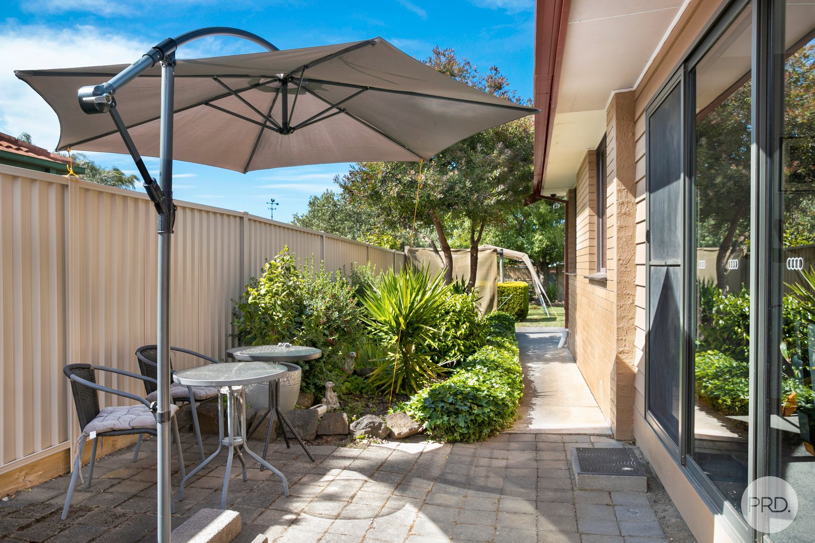 31 Queen Victoria Street NEWINGTON 15