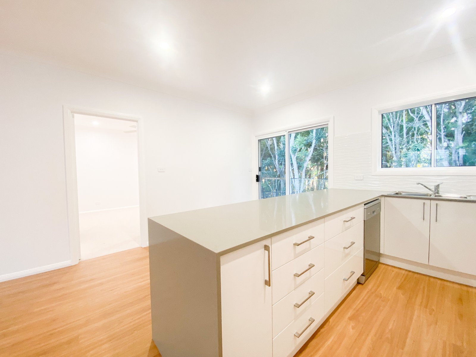 31 Ridgeview Drive SALAMANDER BAY 2