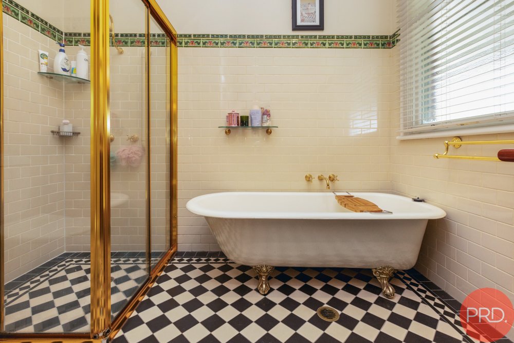 31 Robinia Close LARGS 15