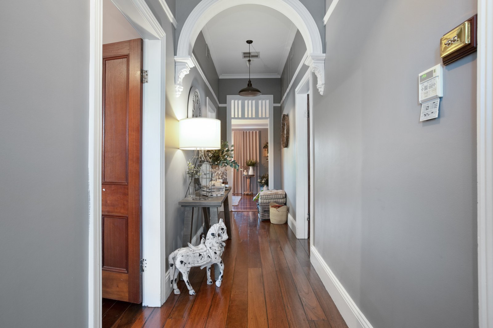 31 Roxburgh Street LORN 6