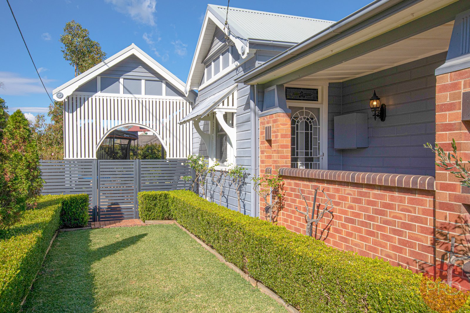 31 Roxburgh Street LORN 26