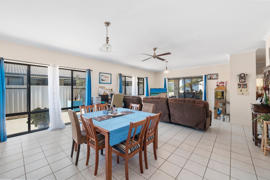 31 Saltwater Cres  CORINDI BEACH 2