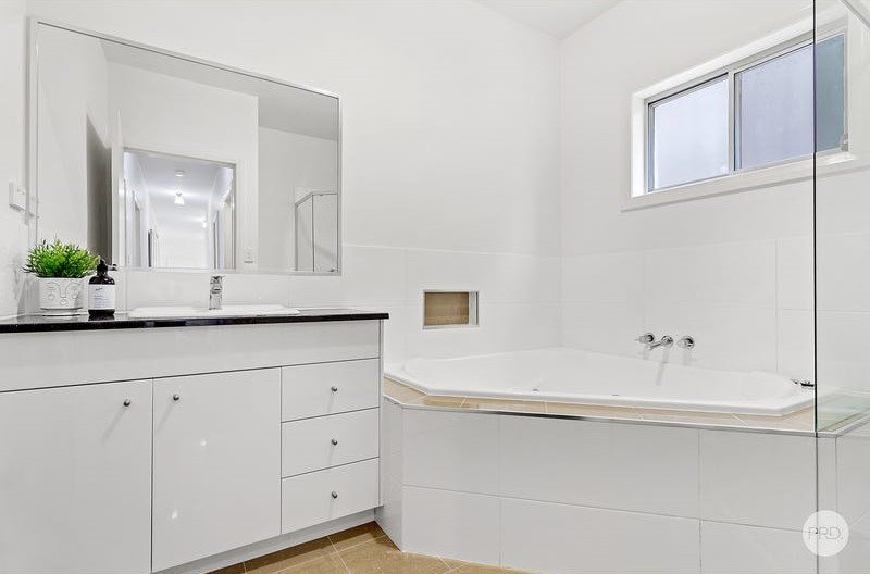 31 Saratoga Avenue CORLETTE 21