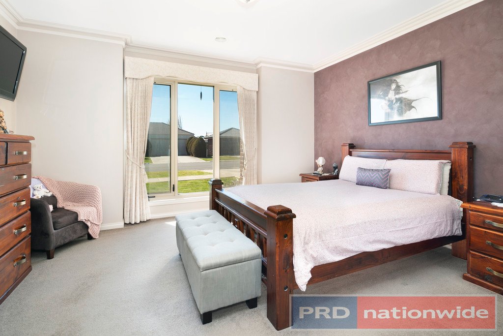 31 Scarborough Crescent ALFREDTON 11