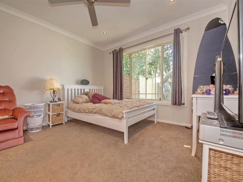 3/1 Shores Close SALAMANDER BAY 6