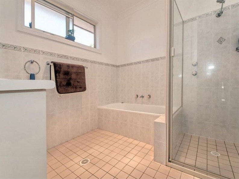 3/1 Shores Close SALAMANDER BAY 12