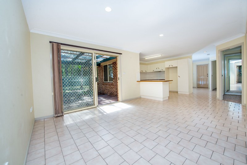 31 Shores Close SALAMANDER BAY 26