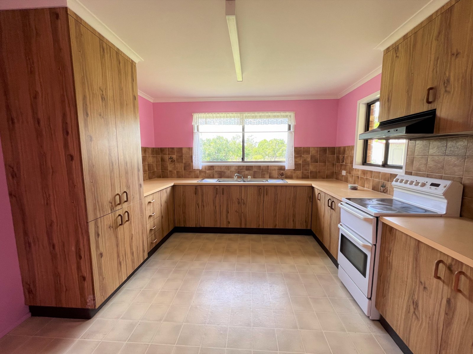 31 SILVERTON Drive TANNUM SANDS 4