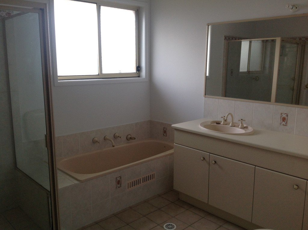 31 SPRINGFIELD AVE  ROSELANDS 5